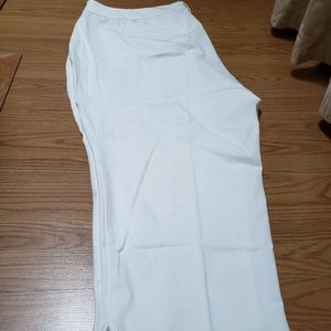 NWOT White capris by Lane Byrant